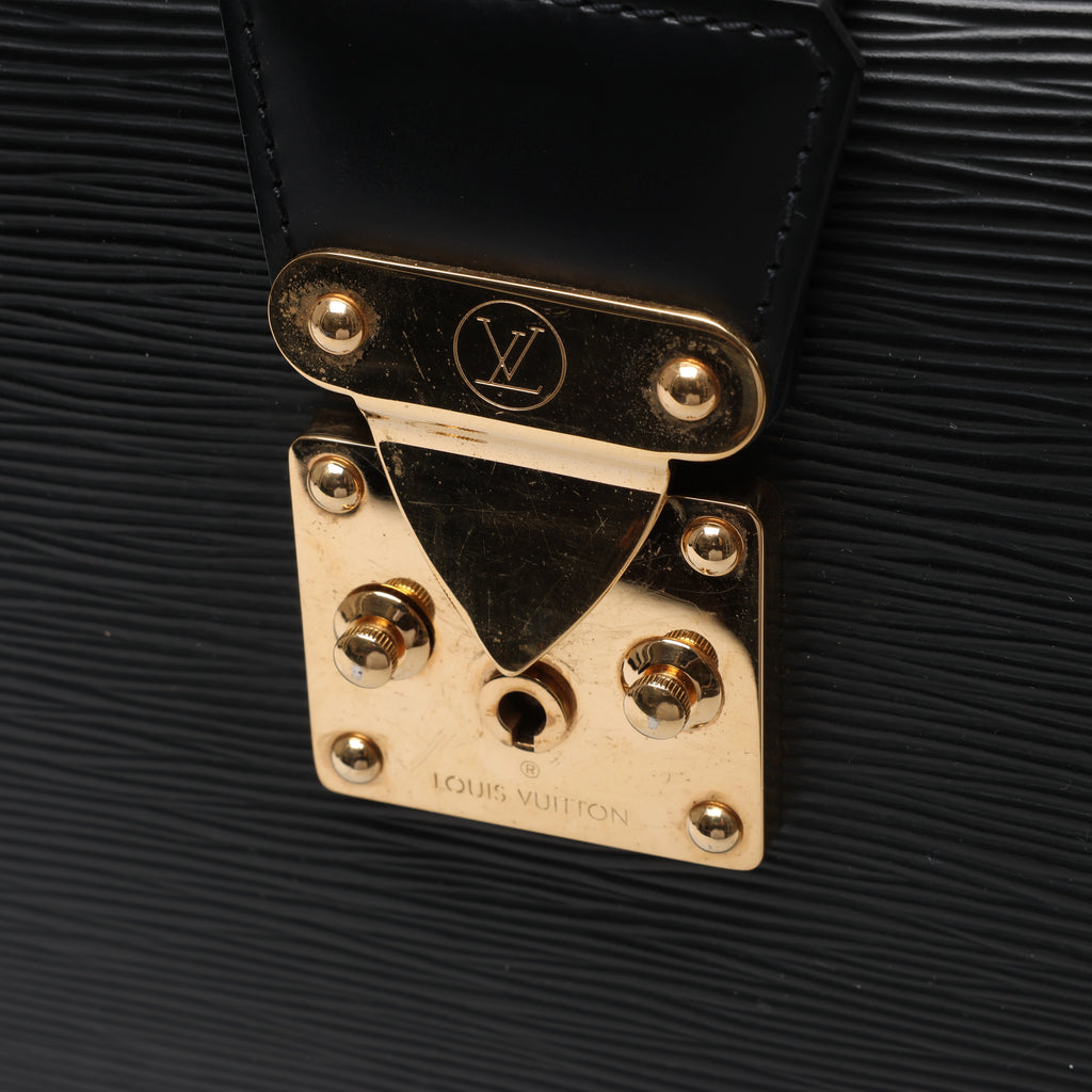 Maletín Louis Vuitton Robusto de Cuero Taiga en Negro