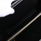 Maletín Louis Vuitton Robusto de Cuero Taiga en Negro