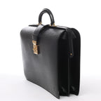 Maletín Louis Vuitton Robusto de Cuero Taiga en Negro