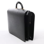 Maletín Louis Vuitton Robusto de Cuero Taiga en Negro