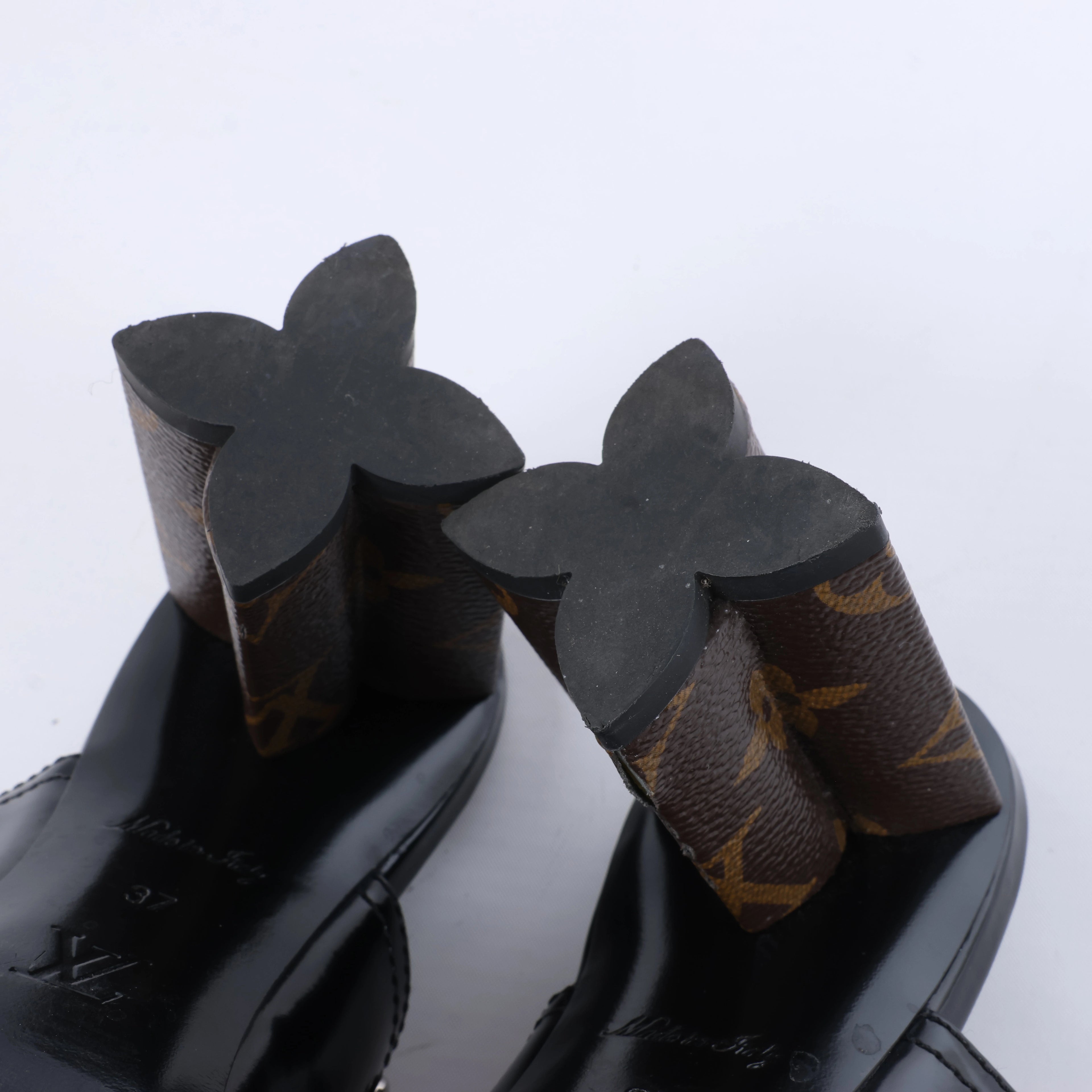 Louis Vuitton Silhouette Patent Mules in Black BR1211, Size EU 37