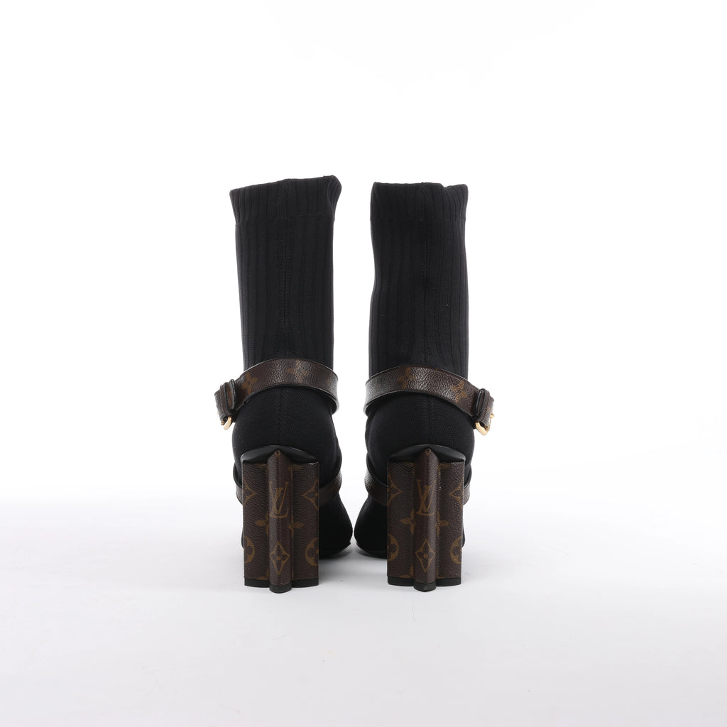 Botines Louis Vuitton Silhouette Lines de charol en negro BR0137, talla 37.5 EU