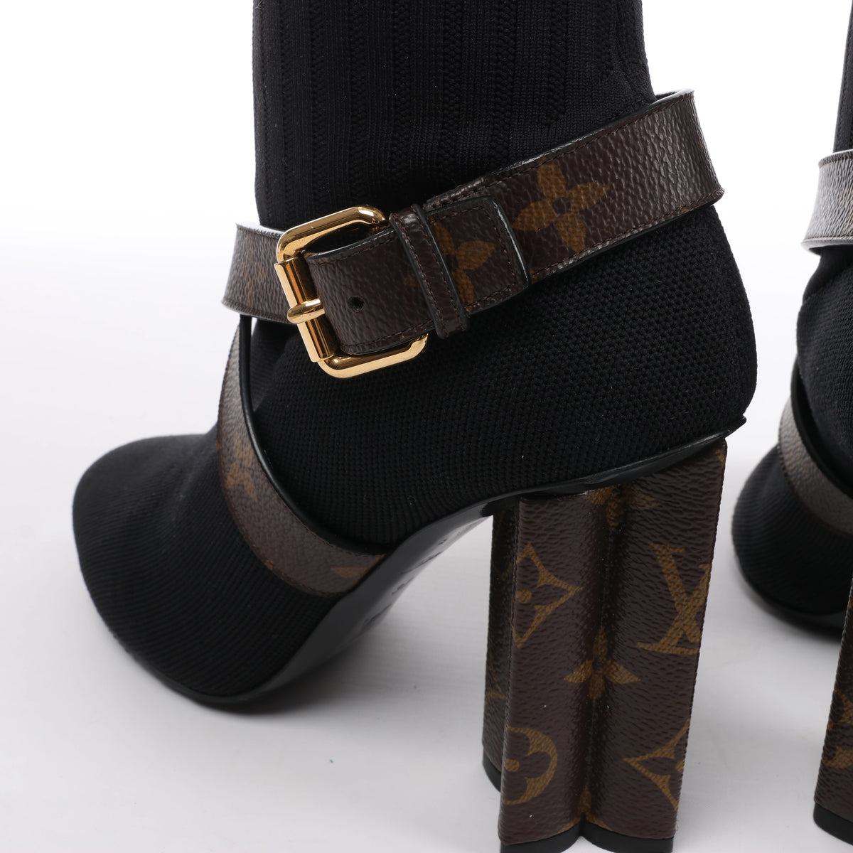 Botines Louis Vuitton Silhouette Lines de charol en negro BR0137, talla 37.5 EU