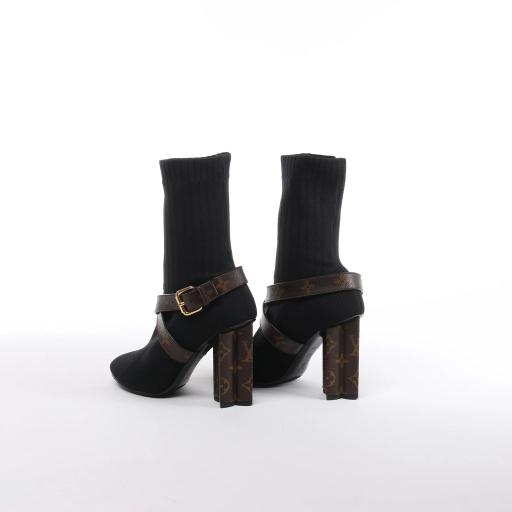Botines Louis Vuitton Silhouette Lines de charol en negro BR0137, talla 37.5 EU