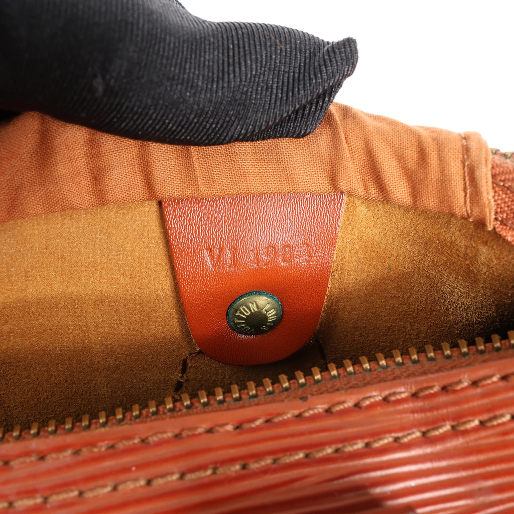 Louis Vuitton Speedy 25 Epi Leather Handbag in Brown M43013