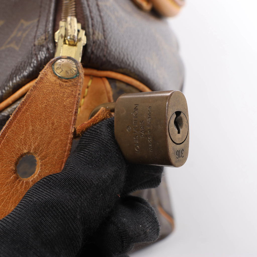 Louis Vuitton Speedy 30 Monogram Handbag in Brown M41526