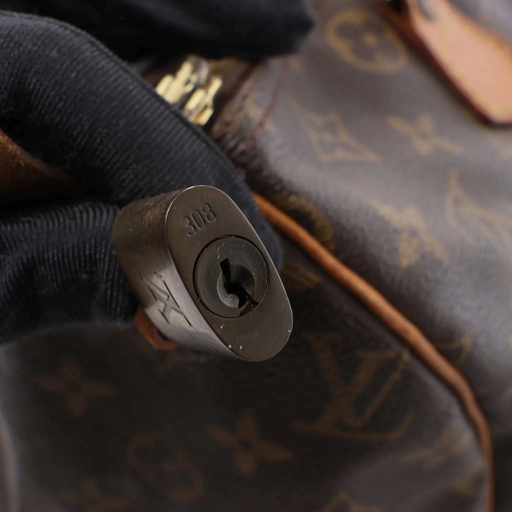 Louis Vuitton Speedy 30 Monogram Canvas Handbag in Brown M41526