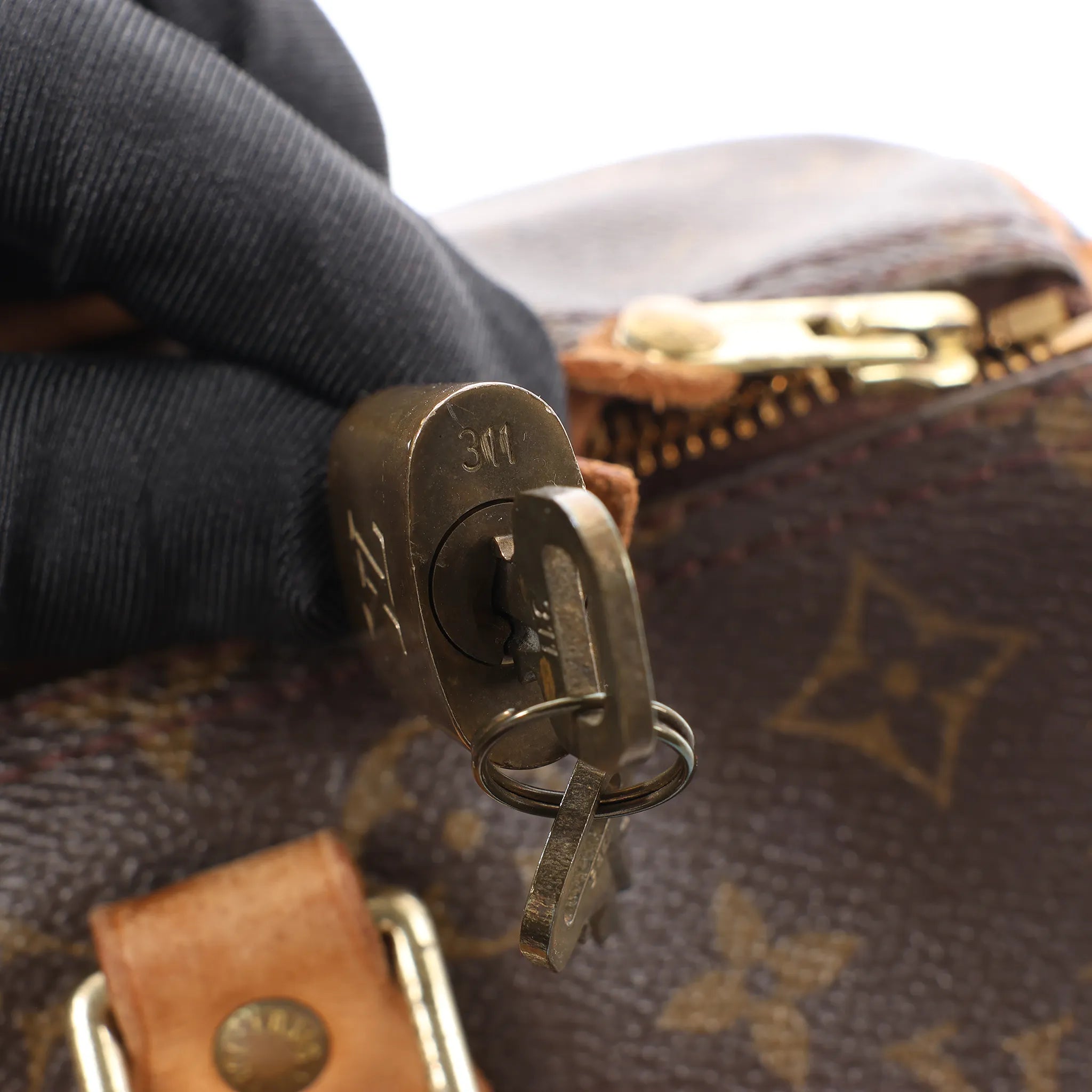 Louis Vuitton Speedy 30 Monogram Canvas Handbag in Brown M41526