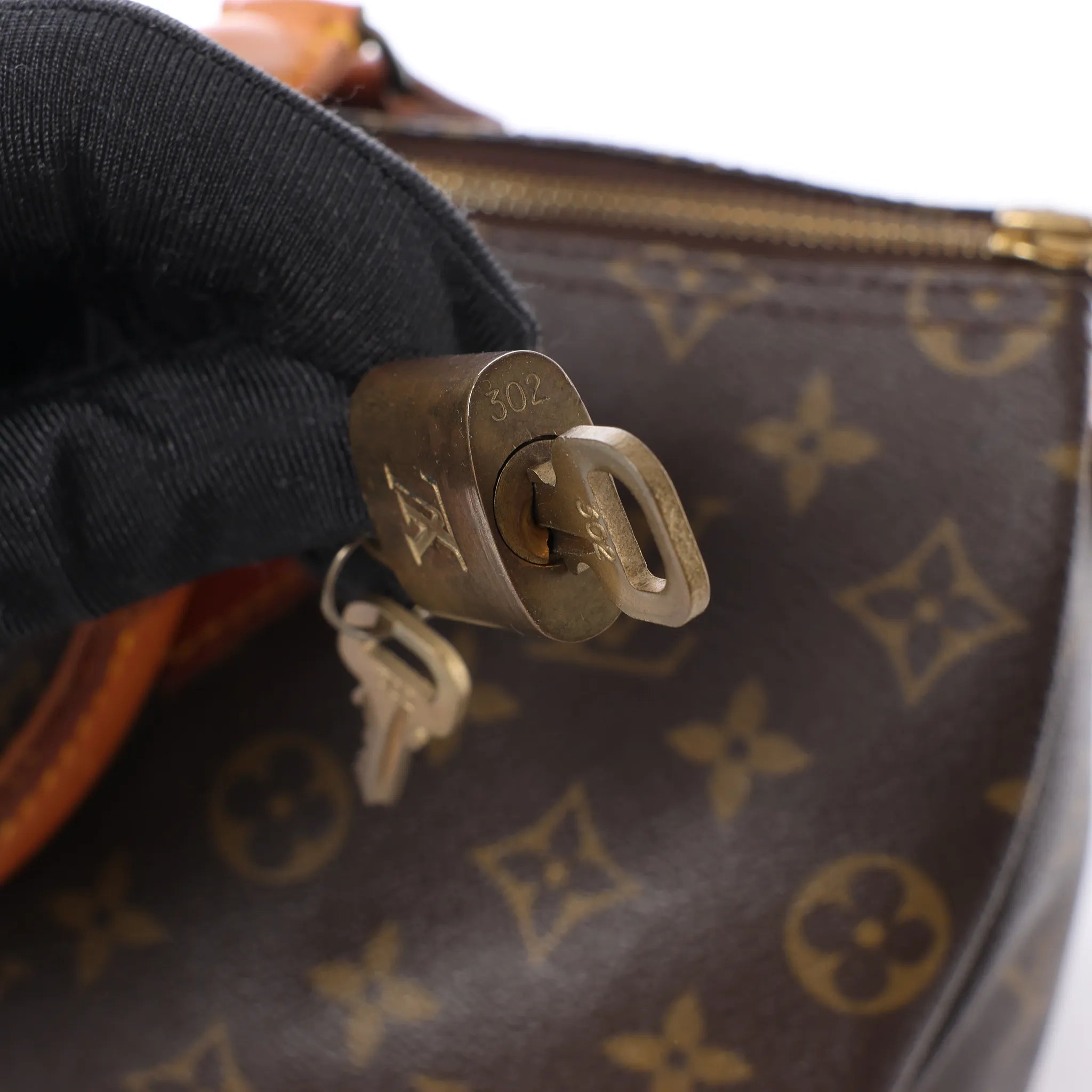 Louis Vuitton Speedy 35 Monogram Canvas Handbag in Brown M41524