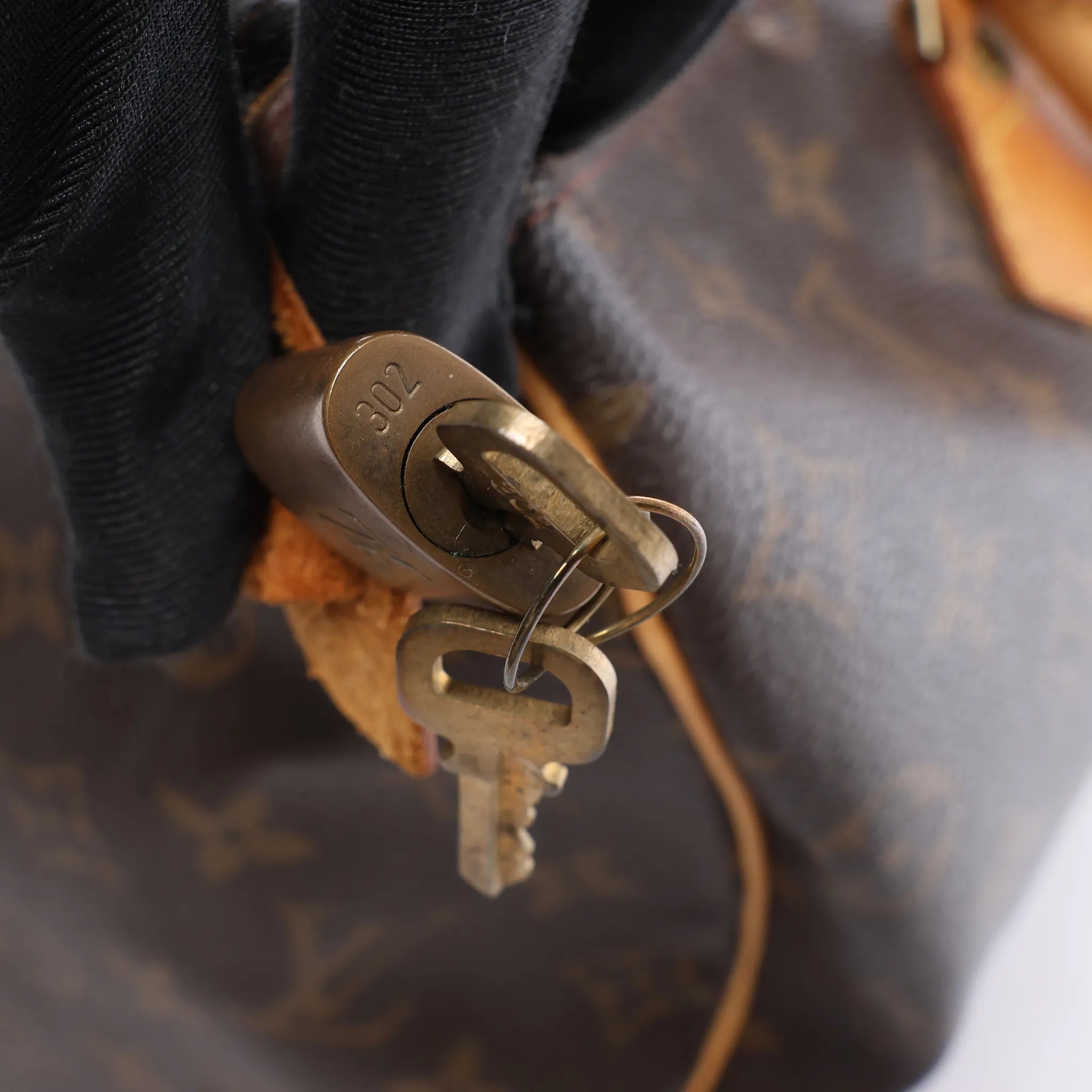 Louis Vuitton Speedy 35 Monogram Canvas Handbag in Brown M41524
