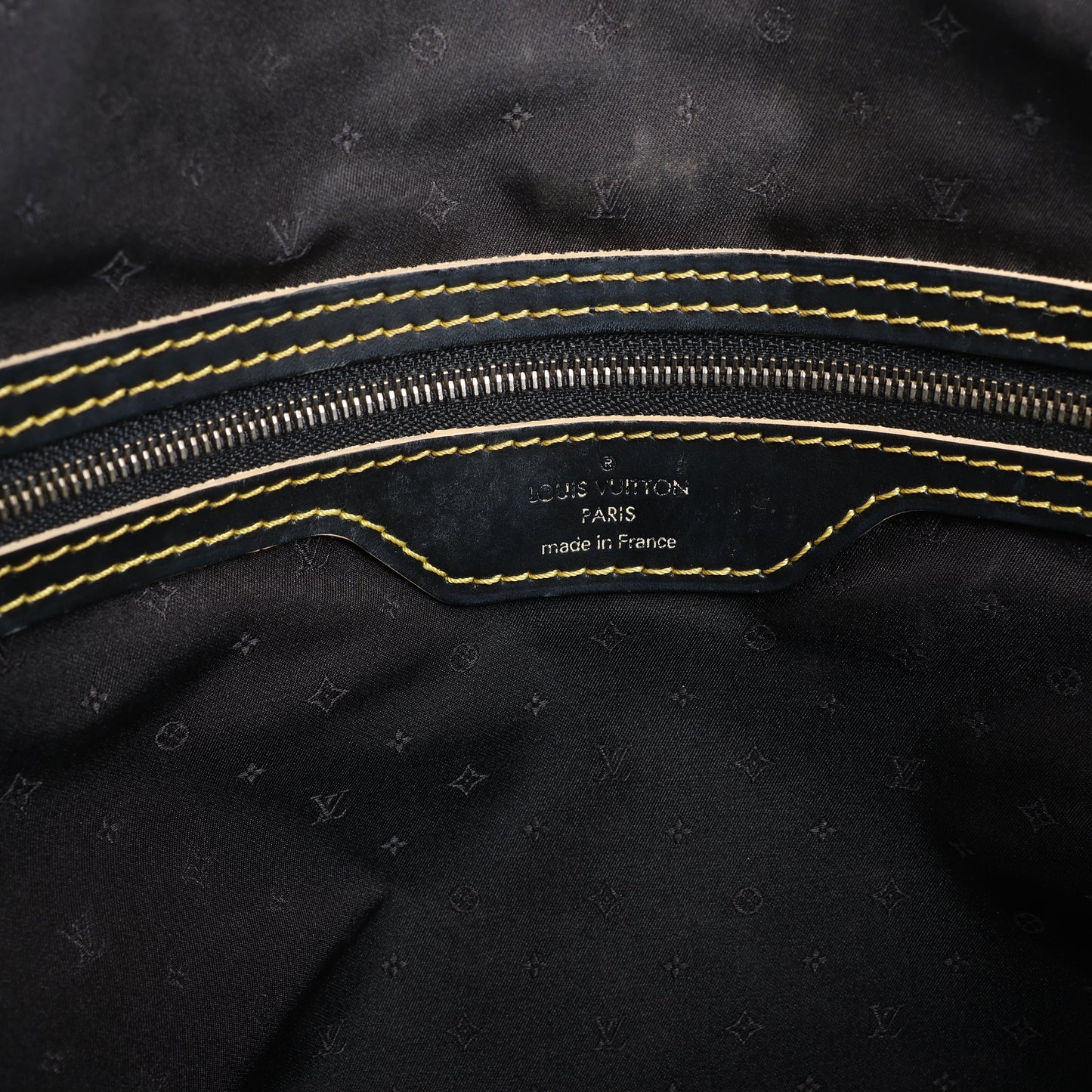 Sac à main Louis Vuitton Suhali Lockit PM noir M91875