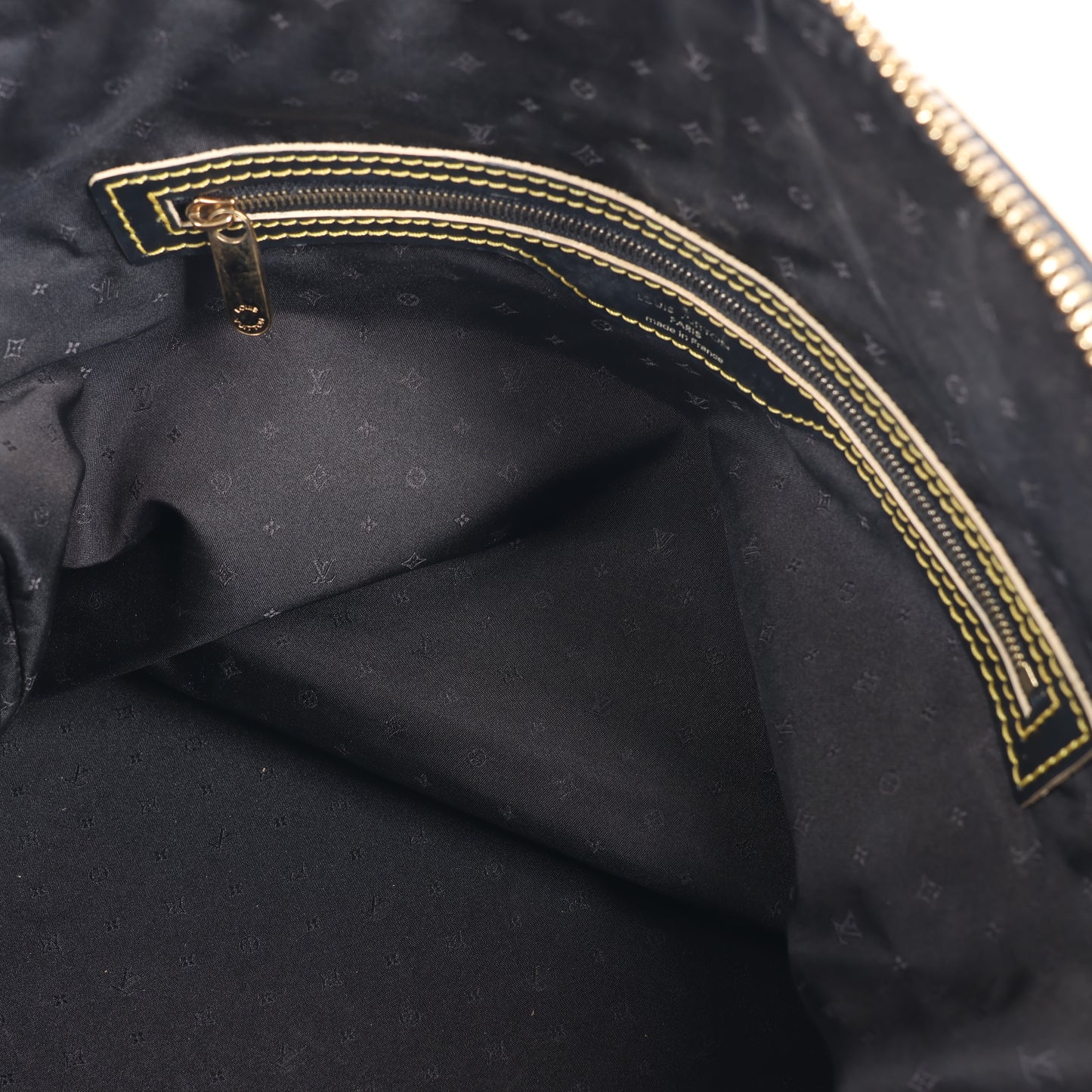 Louis Vuitton Suhali Lockit PM Handbag in Black M91875