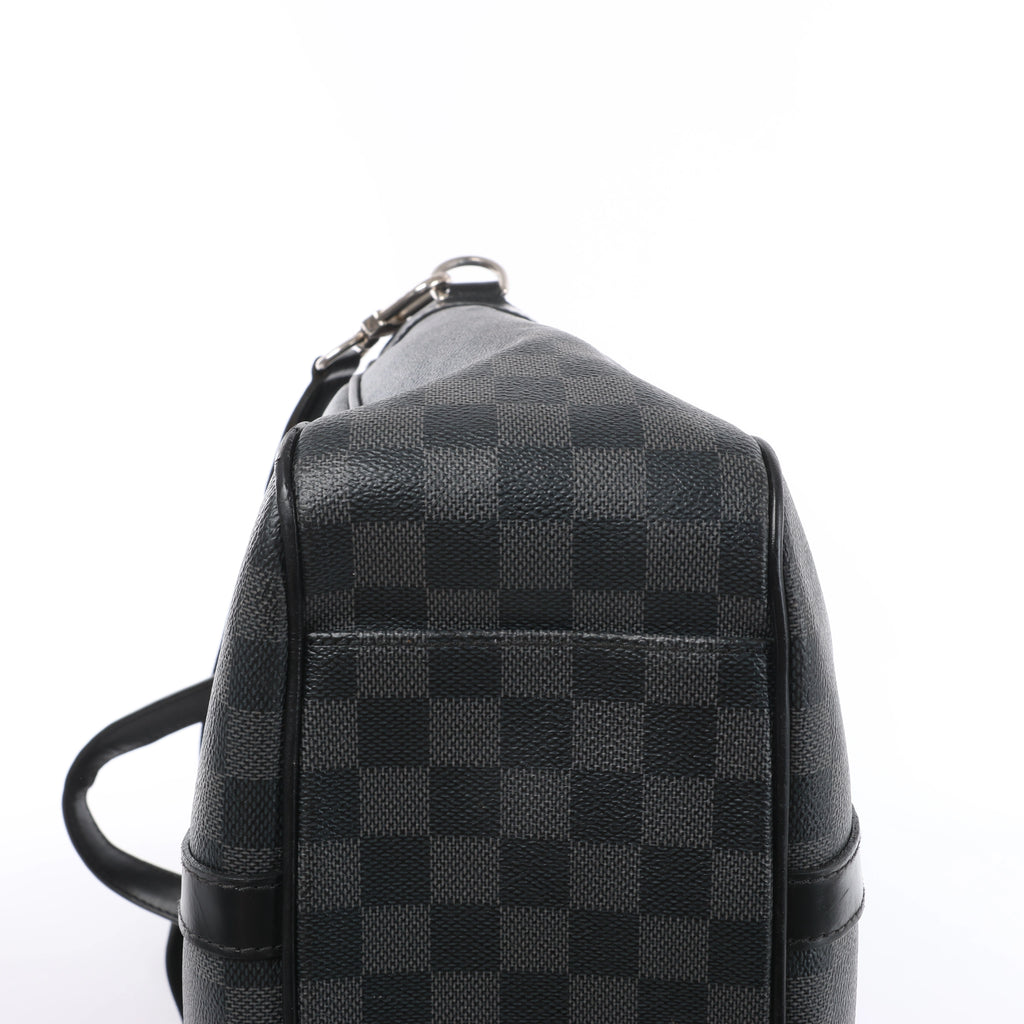 Bolso de mano Louis Vuitton Damier Graphite Tadao en negro