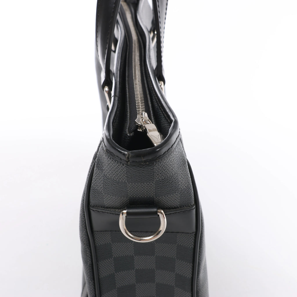 Bolso de mano Louis Vuitton Tadao PM Damier Graphite en negro N41259
