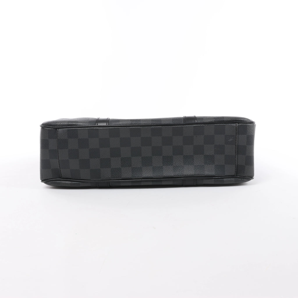 Bolso de mano Louis Vuitton Tadao PM Damier Graphite en negro N41259