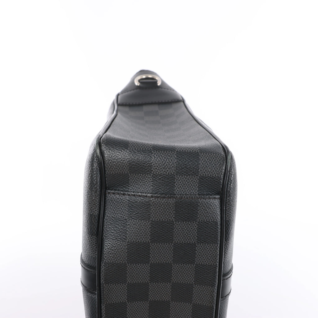 Bolso de mano Louis Vuitton Tadao PM Damier Graphite en negro N41259