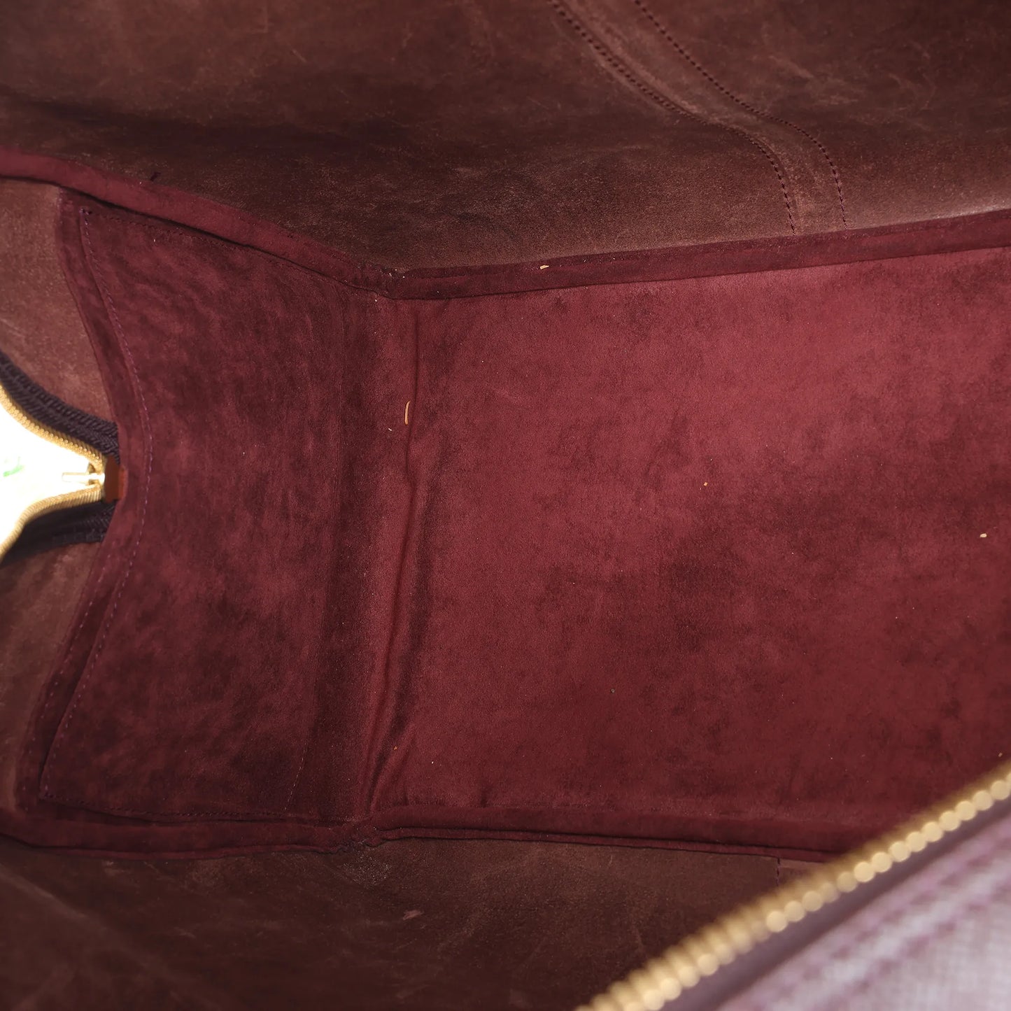 Louis Vuitton Taiga GM Kendall Travel bag in Burgundy