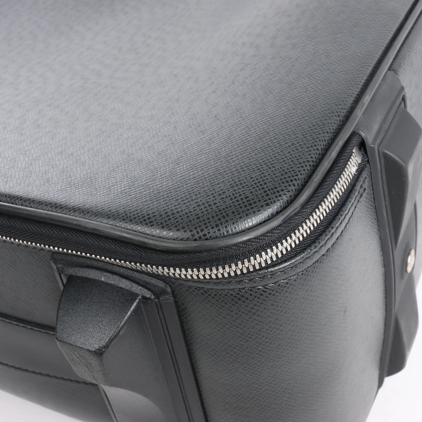 Louis Vuitton Pegase 55 Taiga Suitcase Travel Bag in Black M23312