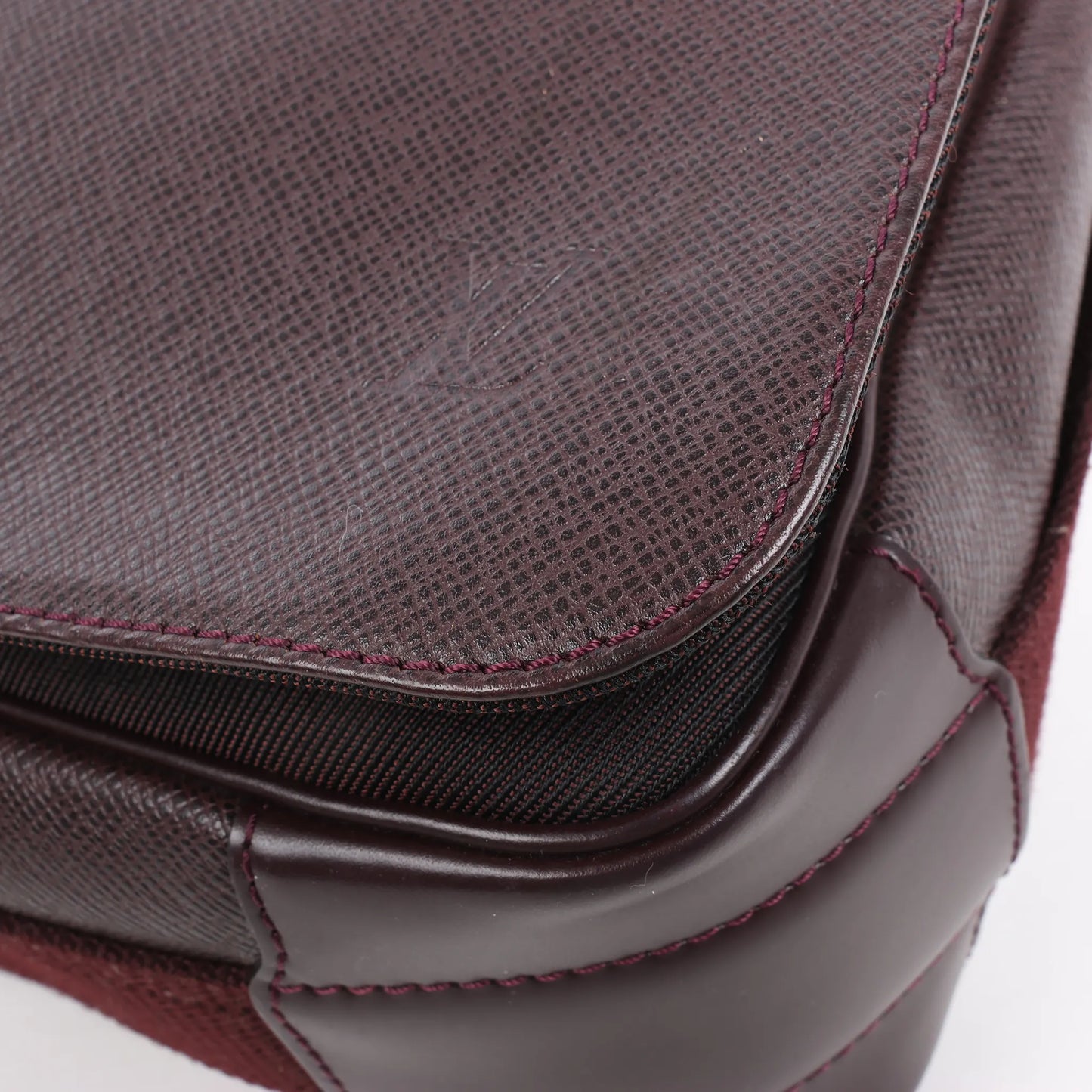 Louis Vuitton Taiga Viktor Shoulder Bag in Burgundy M30146