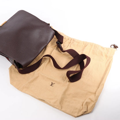 Louis Vuitton Taiga Viktor Shoulder Bag in Burgundy M30146