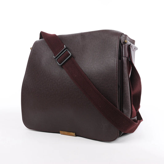 Louis Vuitton Taiga Viktor Shoulder Bag in Burgundy M30146