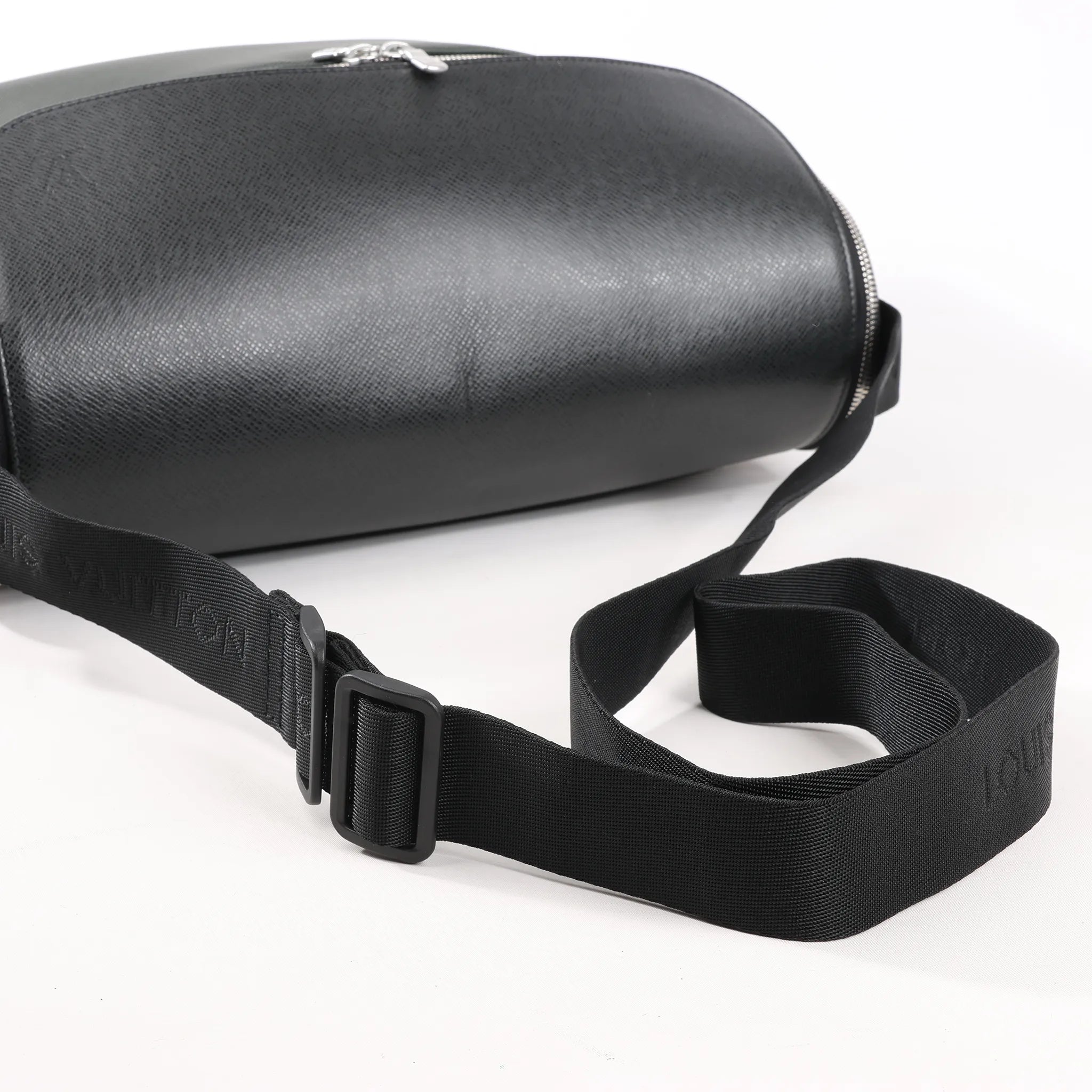 Louis Vuitton Taiga Taimyr Messenger Crossbody Bag in Black M30862