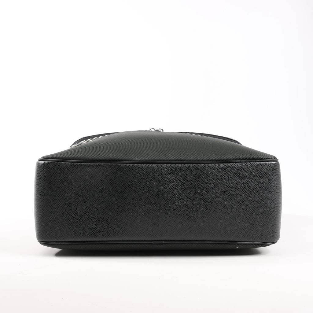 Louis Vuitton Taiga Taimyr Messenger Crossbody Bag in Black M30862