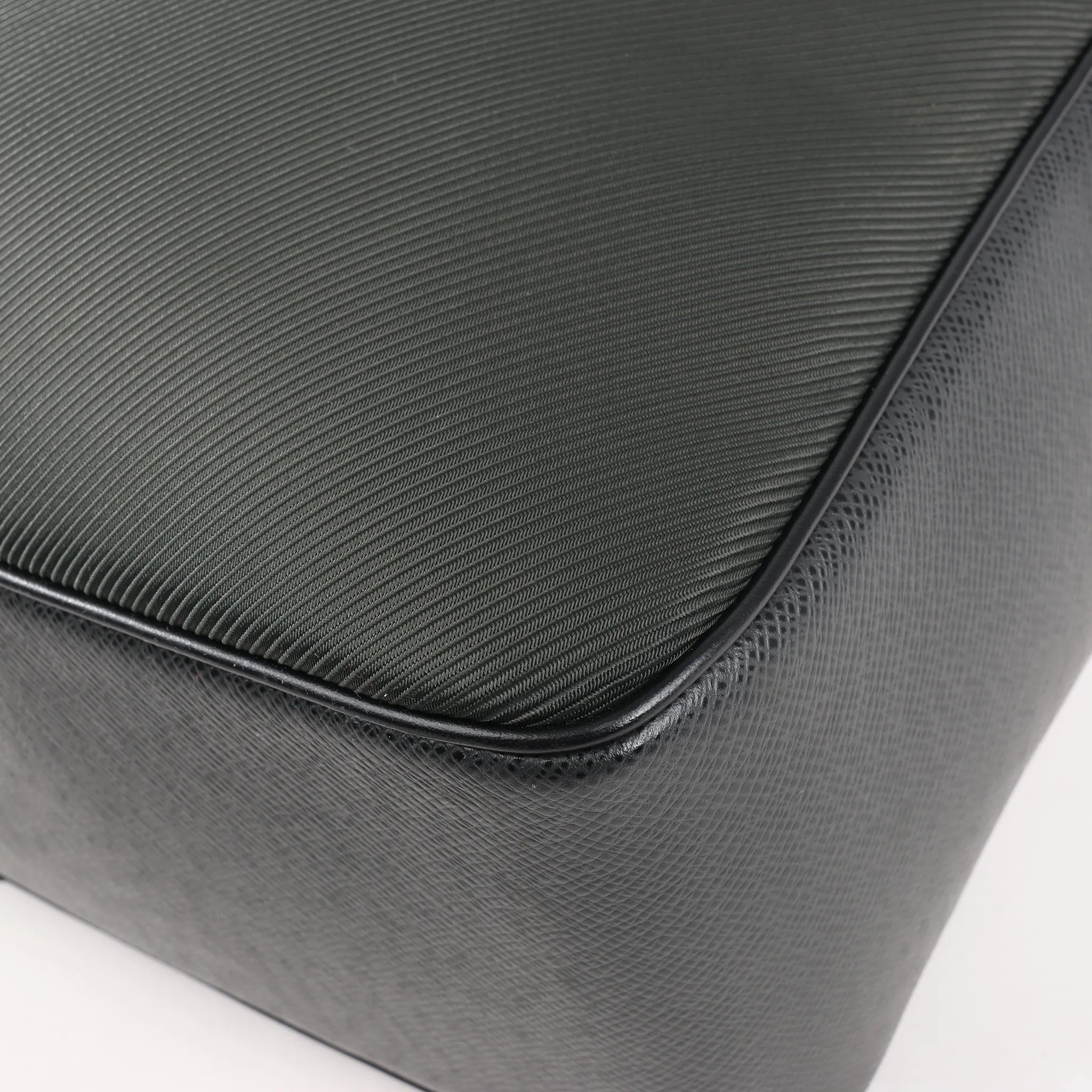 Louis Vuitton Taiga Taimyr Messenger Crossbody Bag in Black M30862