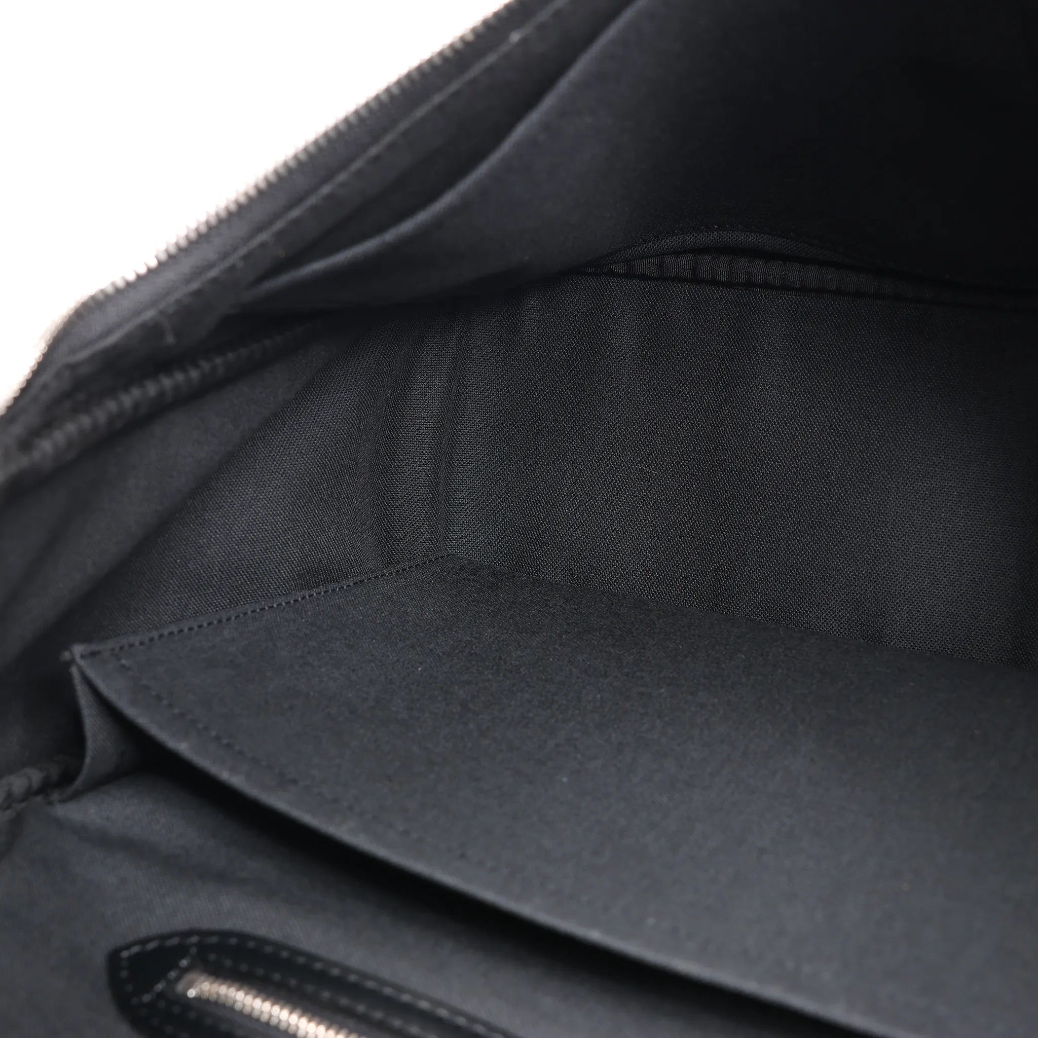 Louis Vuitton Taiga Taimyr Messenger Crossbody Bag in Black M30862