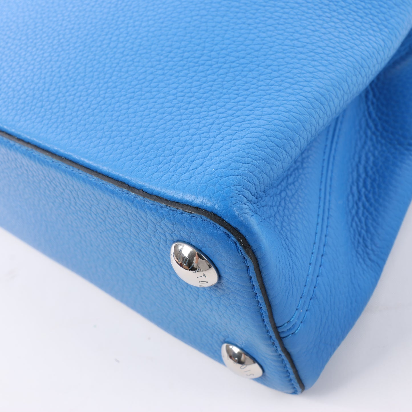 Louis Vuitton Taurillon Capucines BB Handtasche in Blau