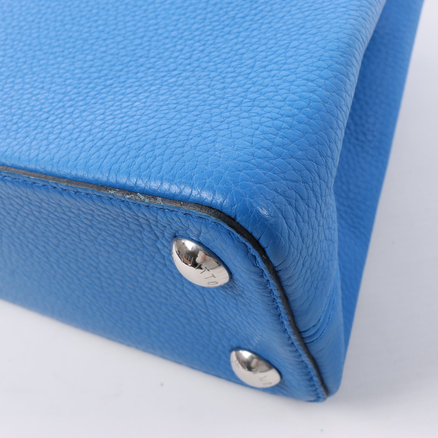 Louis Vuitton Taurillon Capucines BB Handtasche in Blau