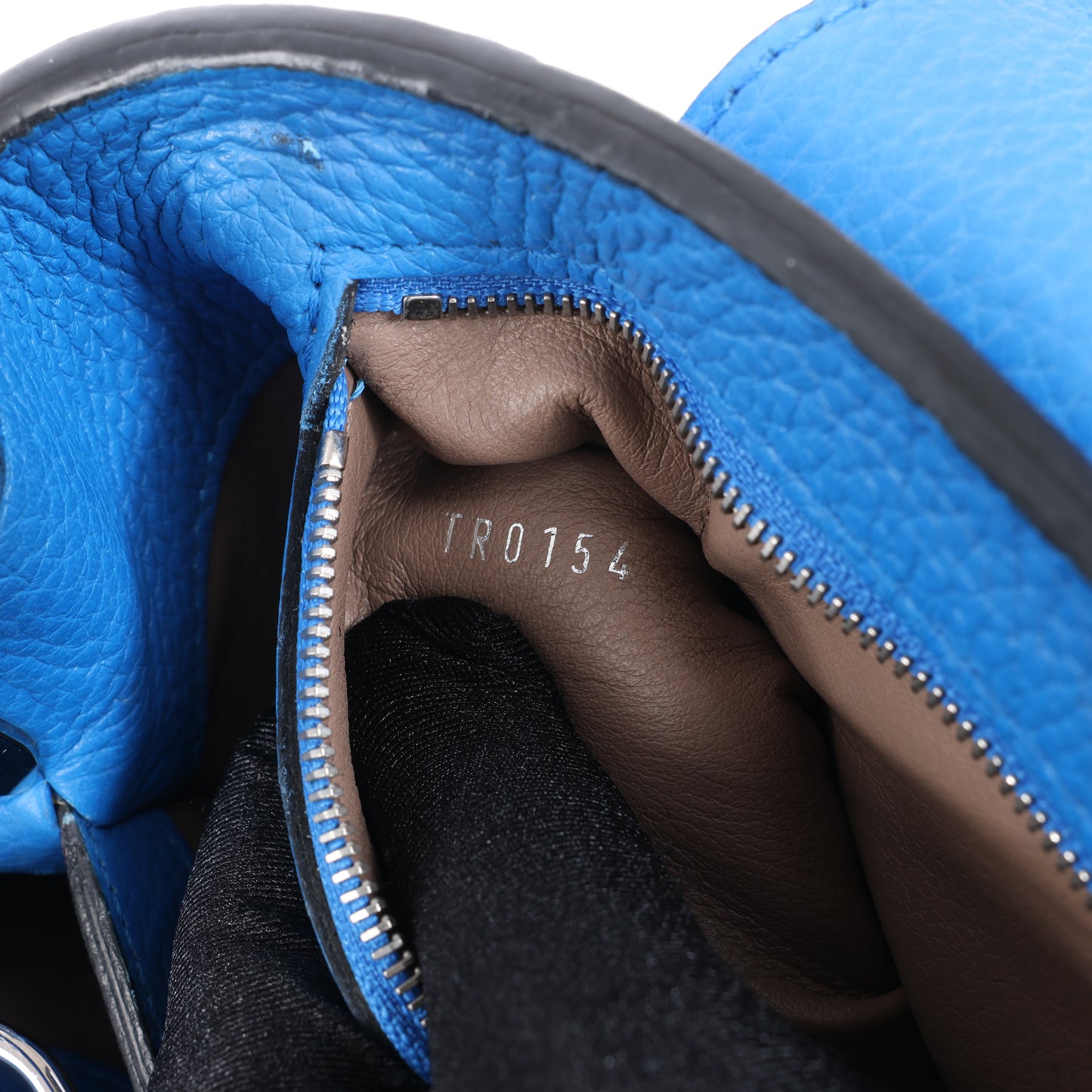 Louis Vuitton Taurillon Capucines BB Handtasche in Blau