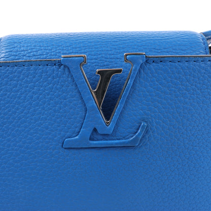 Louis Vuitton Taurillon Capucines BB Handtasche in Blau