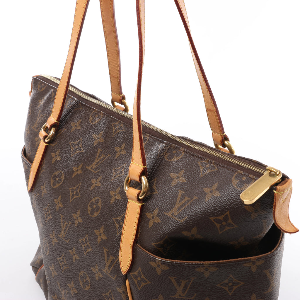 Louis Vuitton Totally MM Monogram Shoulder Bag in Brown M41015