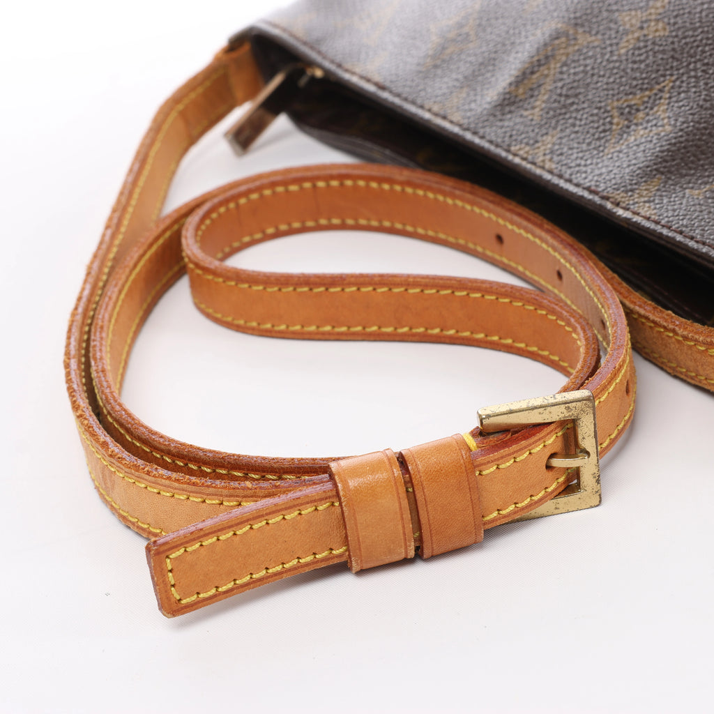 Louis Vuitton Trotteur Monogram Canvas Crossbody Bag in Brown M51240