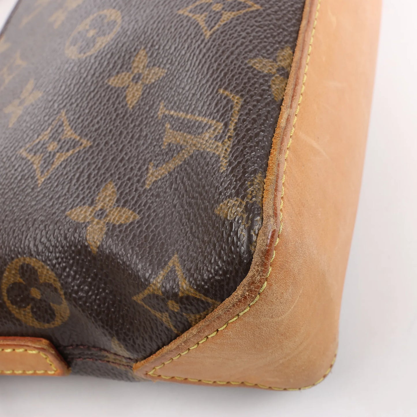 Louis Vuitton Monogram Canvas Trotteur Shoulder Bag M51240