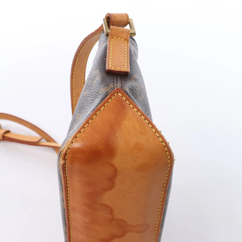 Louis Vuitton Trotteur Monogram Canvas Crossbody Bag in Brown M51240