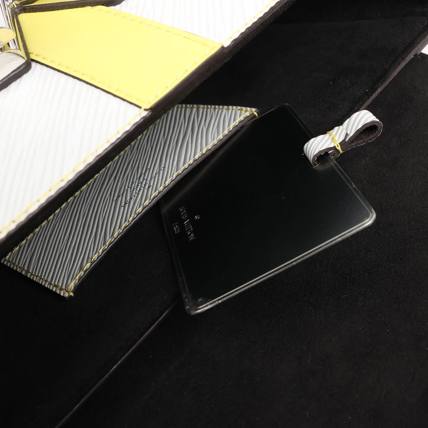 Louis Vuitton Twist MM Epi Leather Shoulder Bag in Multicolor M53717