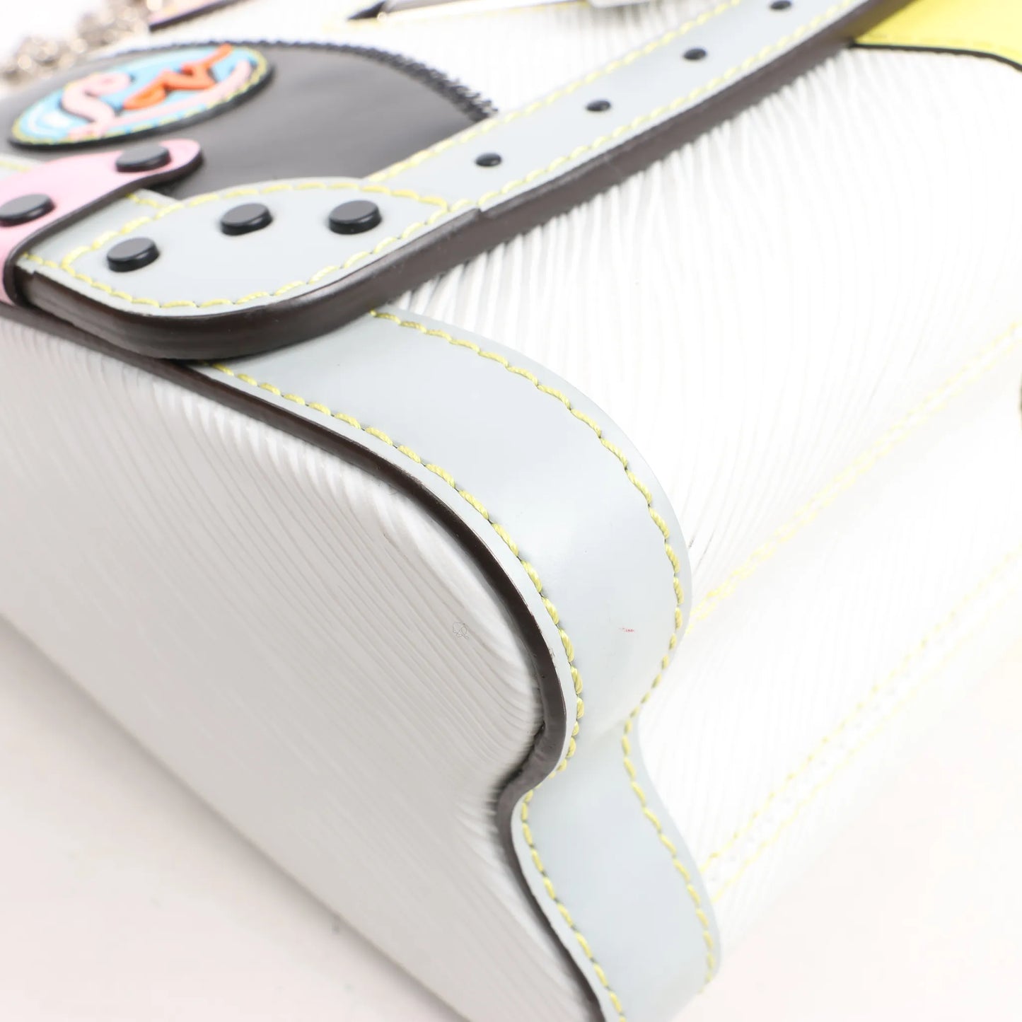 Louis Vuitton Twist MM Epi Leather Shoulder Bag in Multicolor M53717