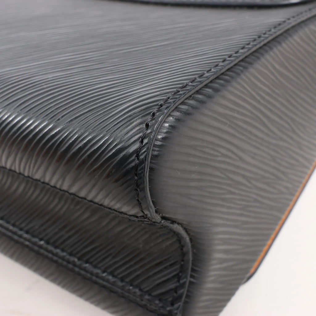 Louis Vuitton Twist MM Epi Leather Shoulder Bag in Black M53921