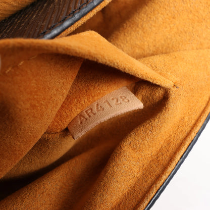 Louis Vuitton Twist MM Epi Leather Shoulder Bag in Black M53921