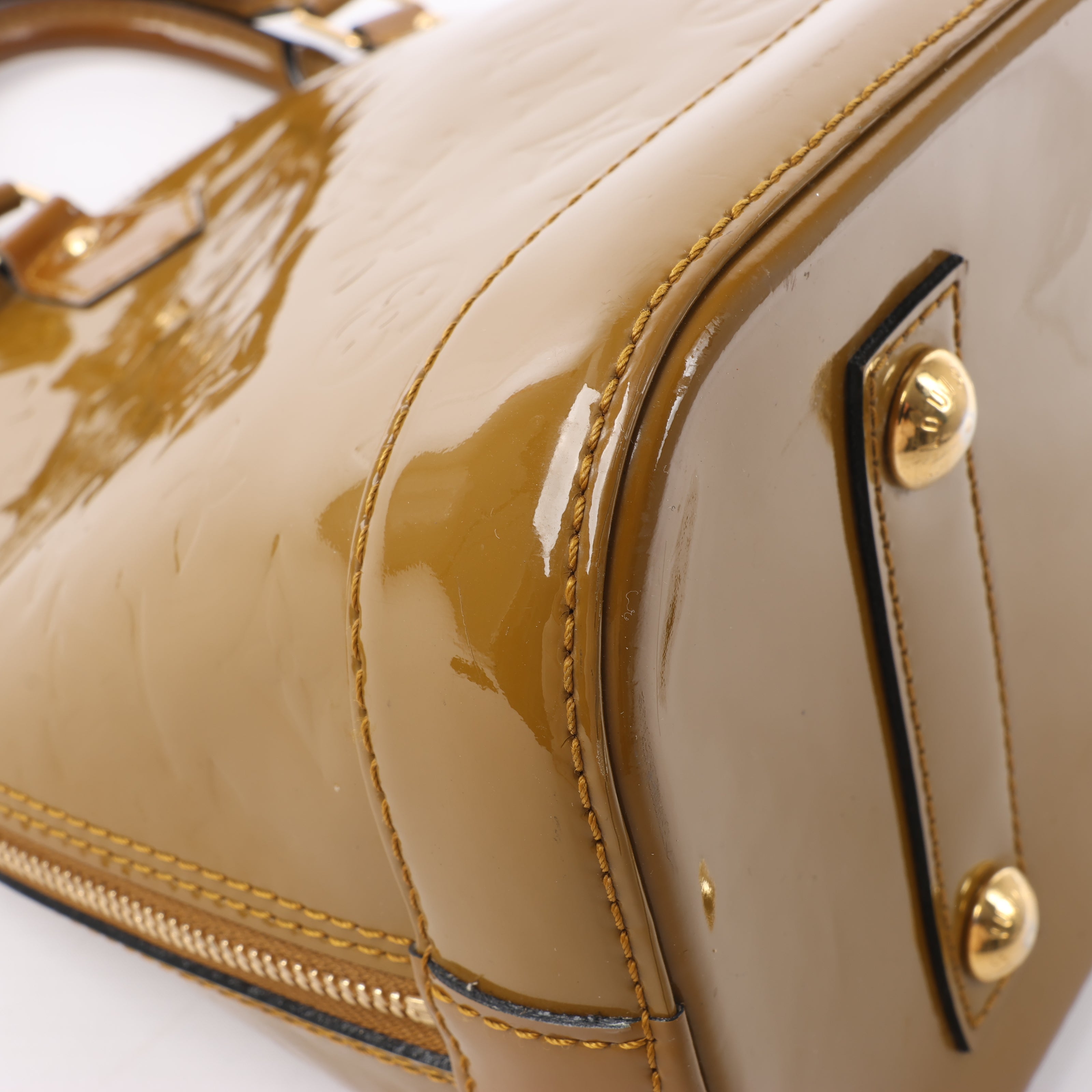 Louis Vuitton Vernis Alma Handbag in Olive M91582
