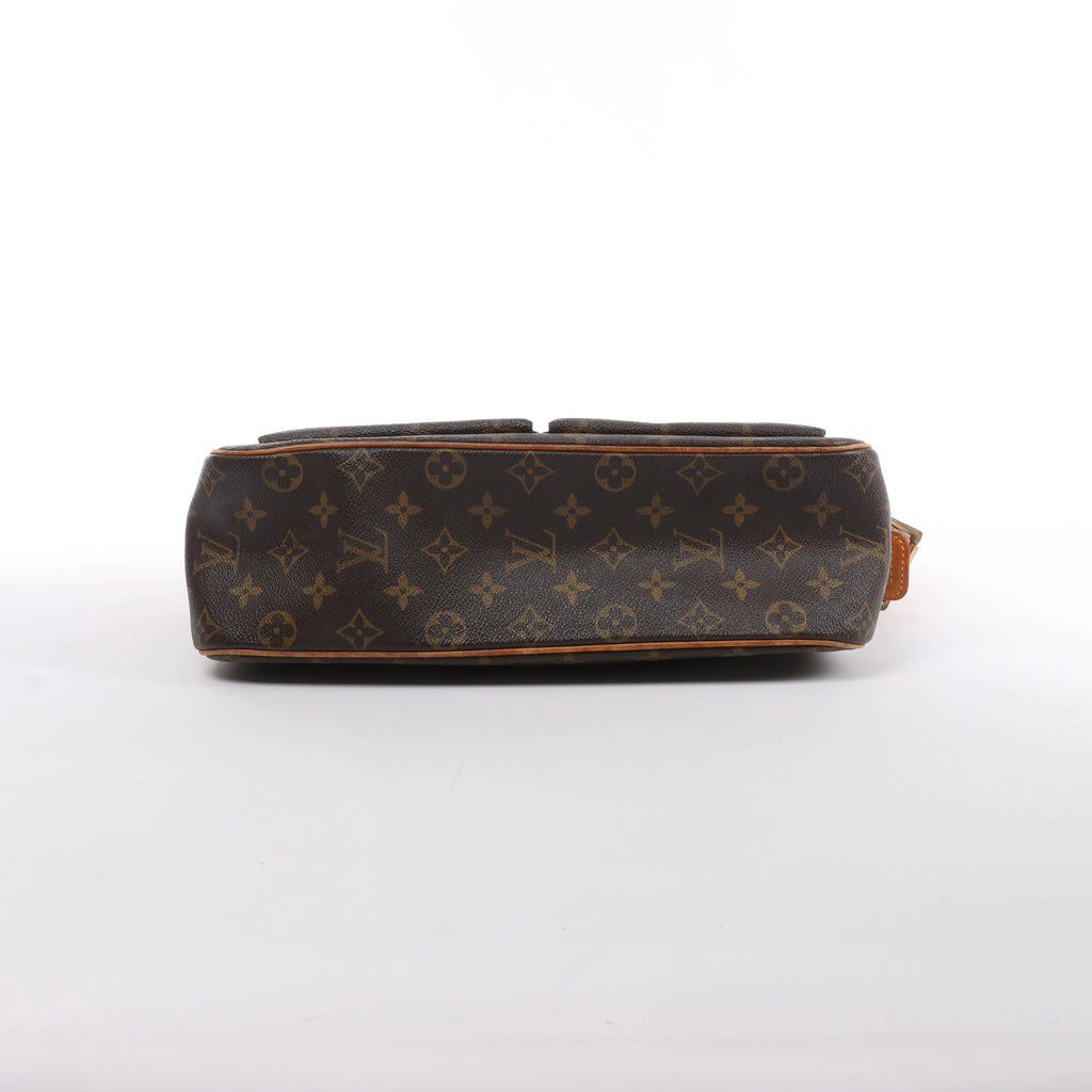 Bolso de hombro Louis Vuitton Noe de cuero Epi en negro y rojo castellano M44017