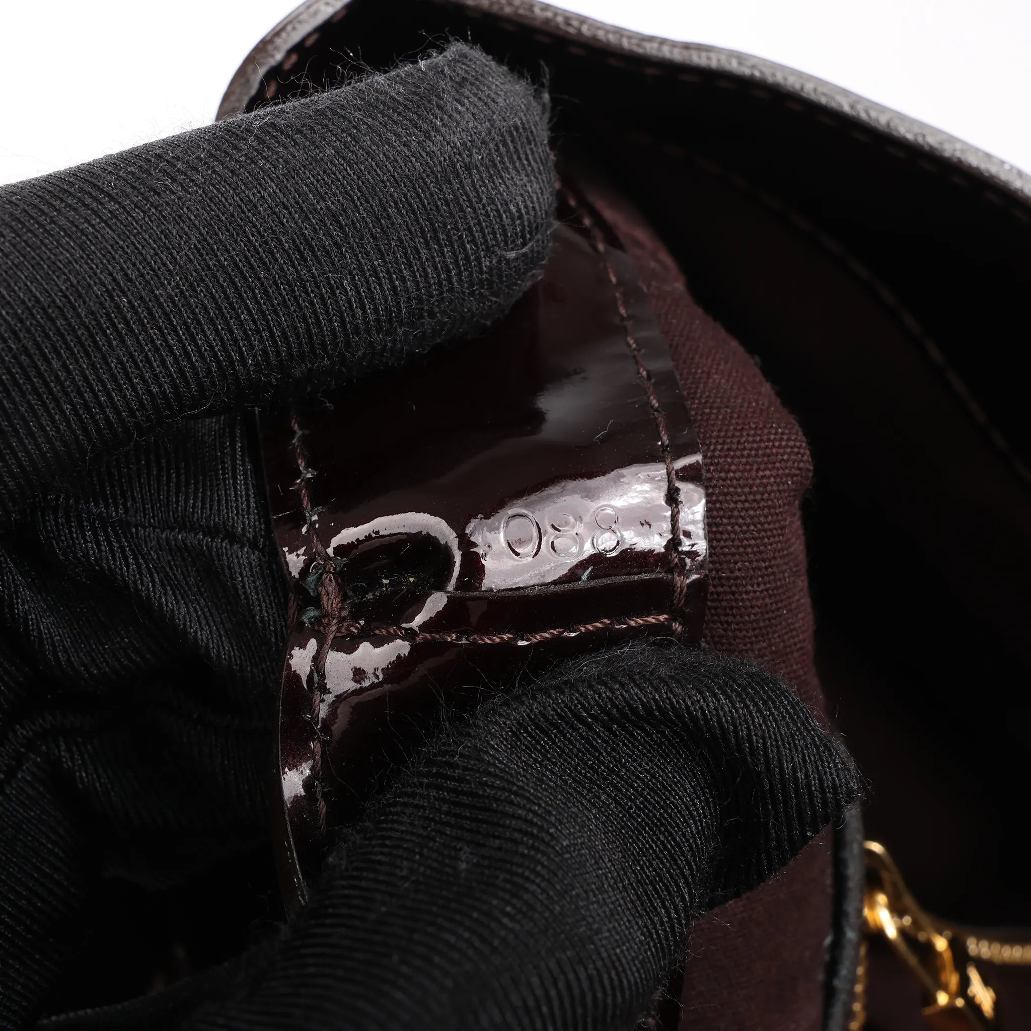 Louis Vuitton Wilshire PM Monogram Vernis Handbag in Burgundy M91644