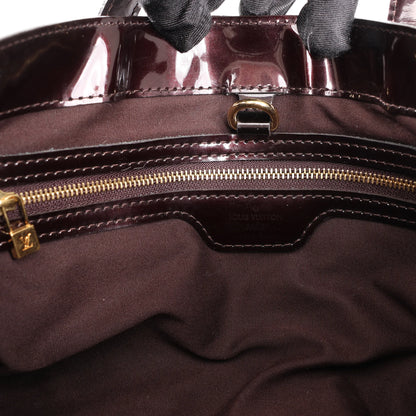 Louis Vuitton Wilshire PM Monogram Vernis Handbag in Burgundy M91644