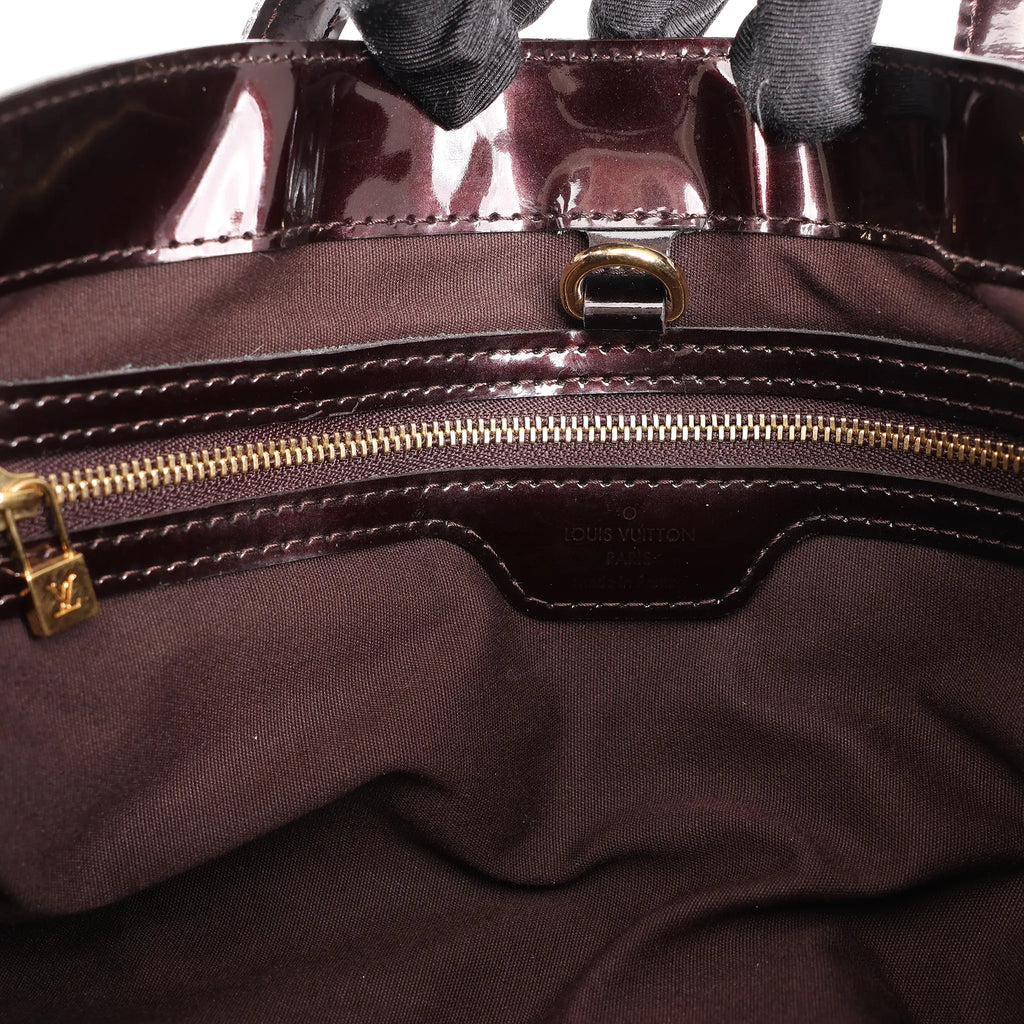 Louis Vuitton Wilshire PM Monogram Vernis Handbag in Burgundy M91644