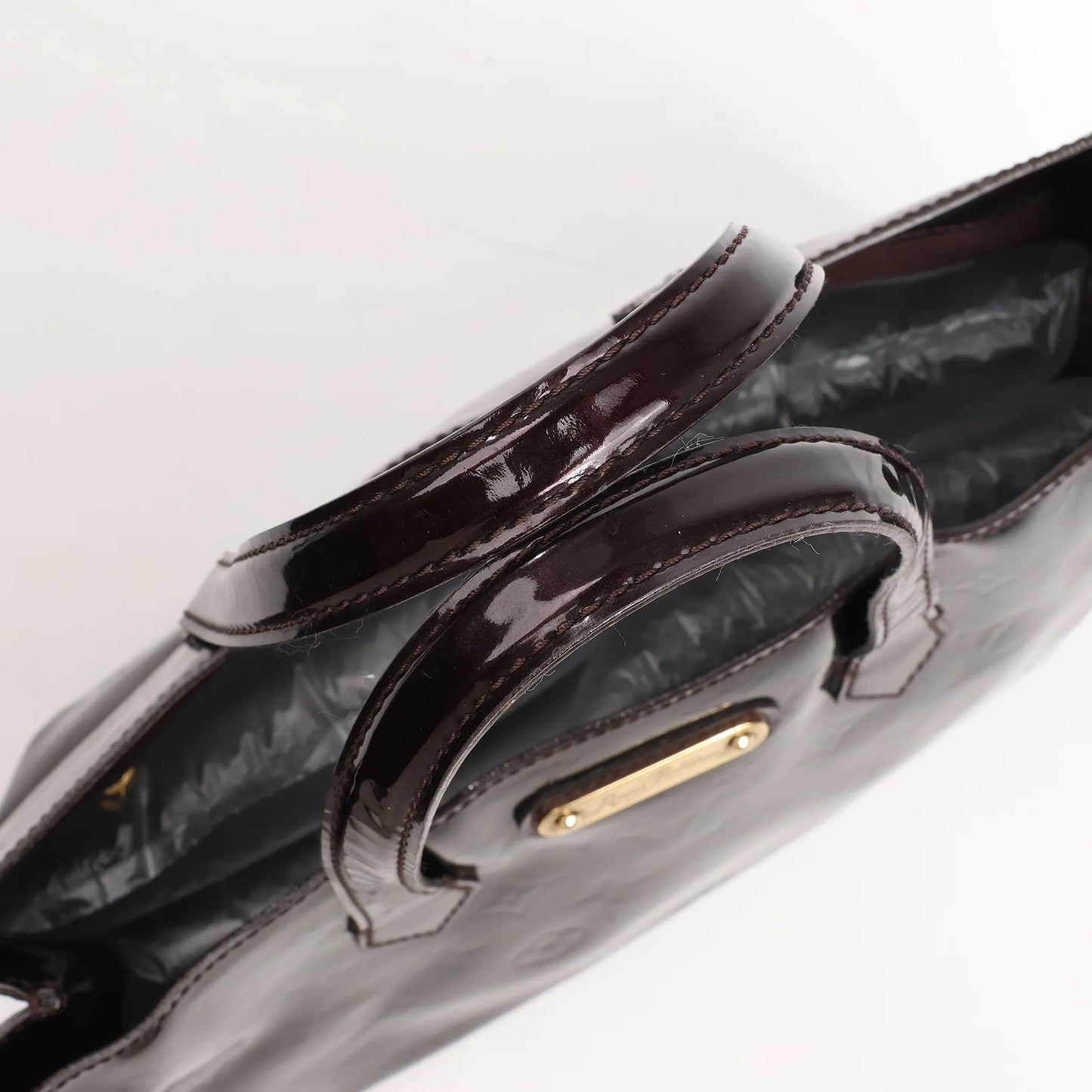 Louis Vuitton Wilshire PM Monogram Vernis Handbag in Burgundy M91644