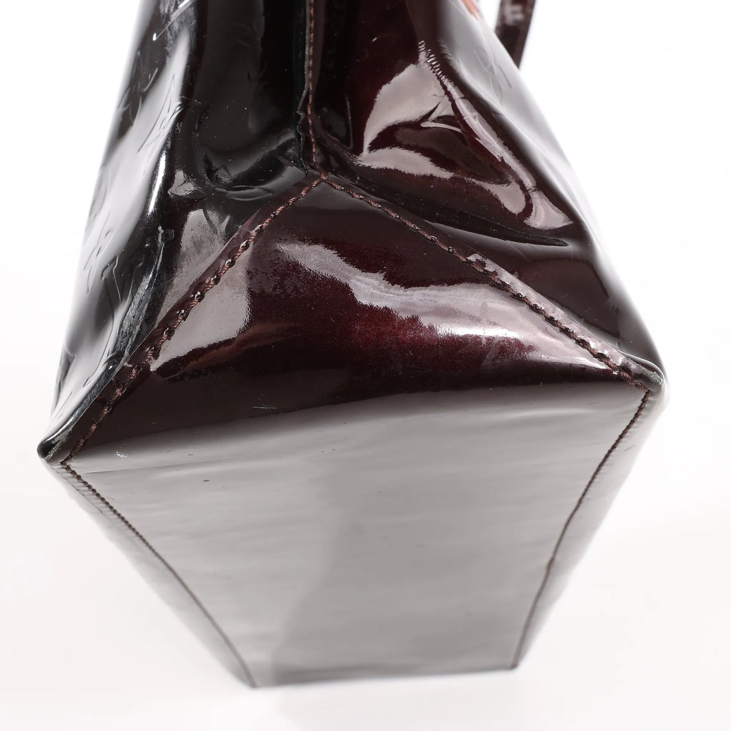 Louis Vuitton Wilshire PM Monogram Vernis Handbag in Burgundy M91644