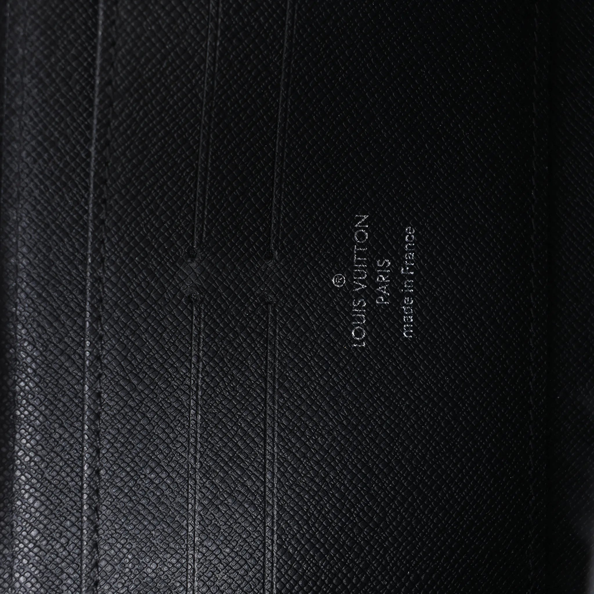 Louis Vuitton Zippy Epi Electric Wallet in Black M6007N