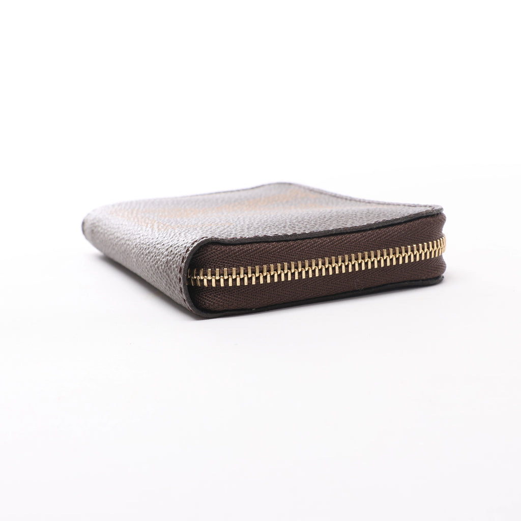 Louis Vuitton Zippy Monogram Giant Reverse Wallet in Brown M69354